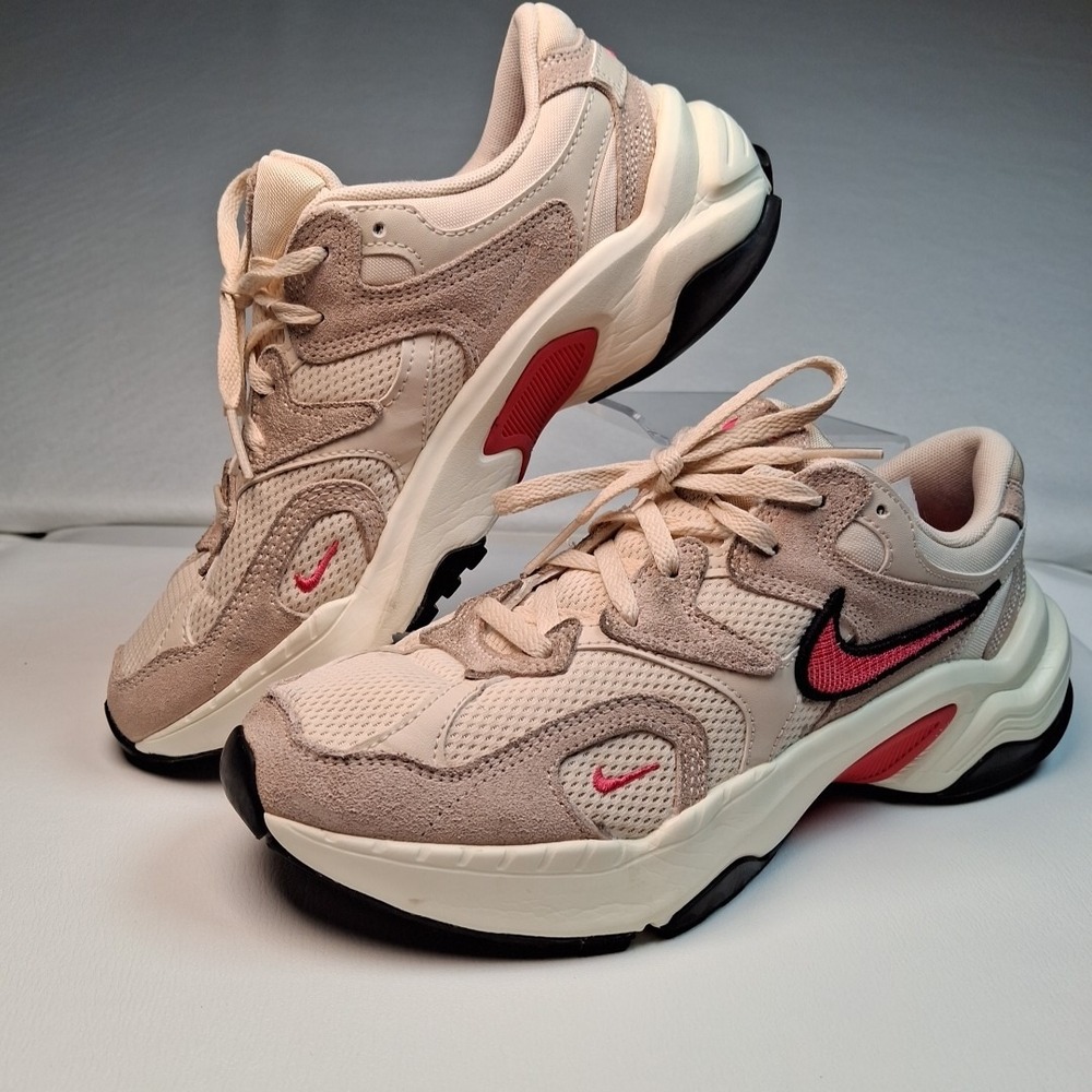 Nike V2K Run Sneakers Women Size 8.5 Beige Pink HJ7371-838 Chunky Retro Shoes